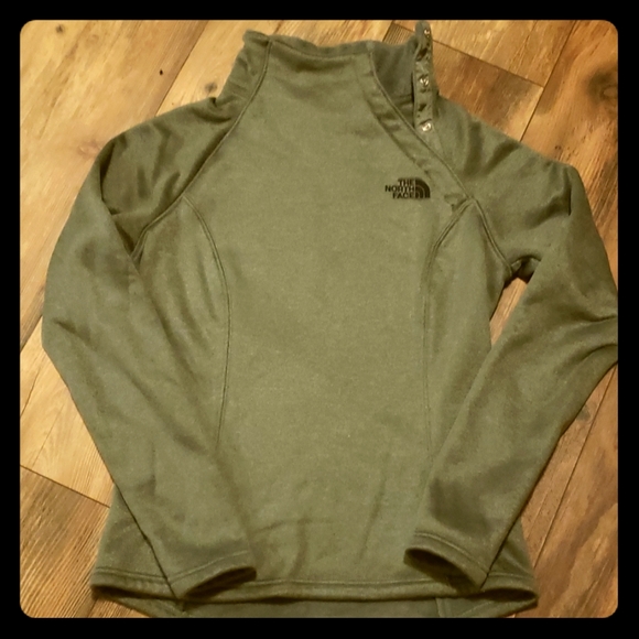 The North Face Tops - Northface women's sweatshirt